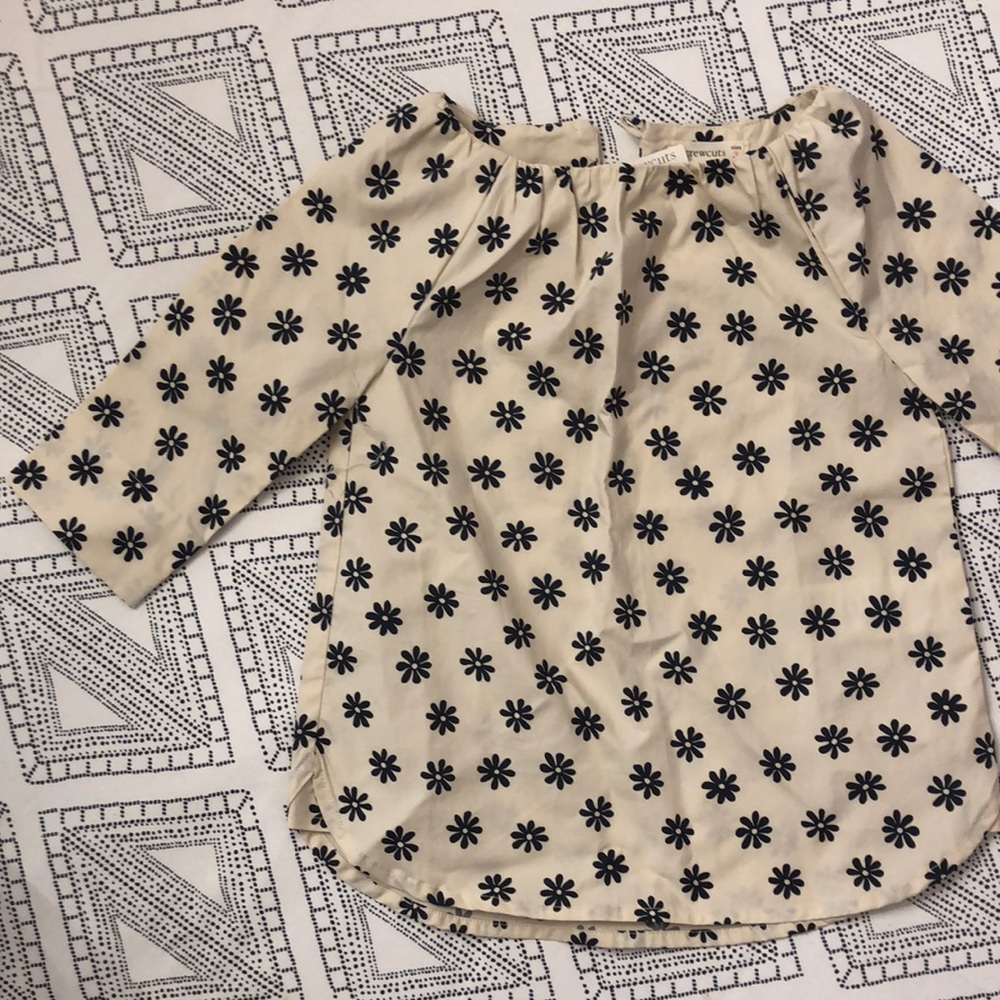 Brand new 3/4 sleeve beige top with flowers